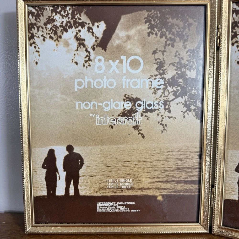 Vintage Intercraft Gold Tone Metal Double Hinged 8x10 Picture Frame Bi Fold